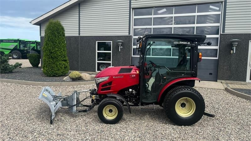 Traktors Yanmar YT 235H 4WD Snow Edition med sneplov og spreder: foto 13