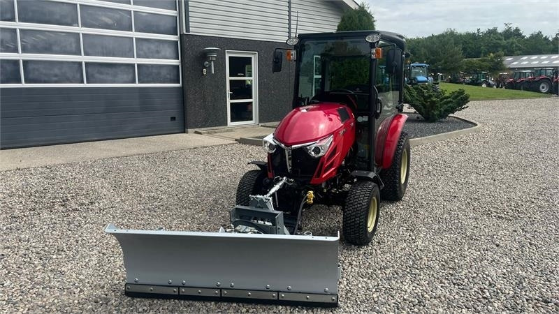 Traktors Yanmar YT 235H 4WD Snow Edition med sneplov og spreder: foto 12