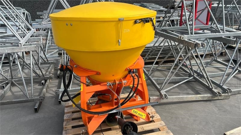 Traktors Yanmar YT 235H 4WD Snow Edition med sneplov og spreder: foto 10