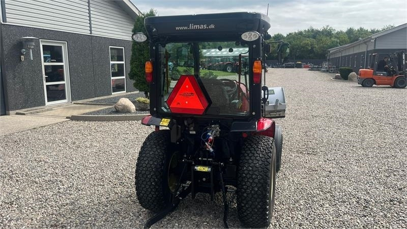 Traktors Yanmar YT 235H 4WD Snow Edition med sneplov og spreder: foto 17