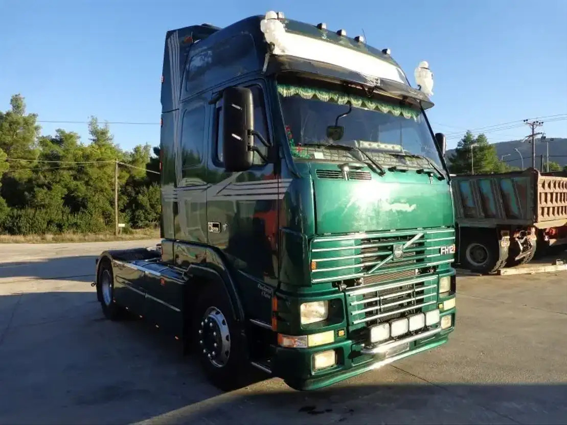 Volvo FH 12.420 Volvo FH12.420 4X2 - Vilcējs: foto 2 Volvo FH 12.420 Volvo FH12.420 4X2 - Vilcējs: foto 2
