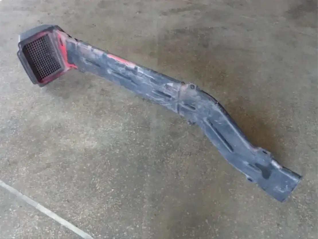 Volvo AIR Filter Volvo F Serie - Kabīne un interjers - Kravas automašīna: foto 1 Volvo AIR Filter Volvo F Serie - Kabīne un interjers - Kravas automašīna: foto 1