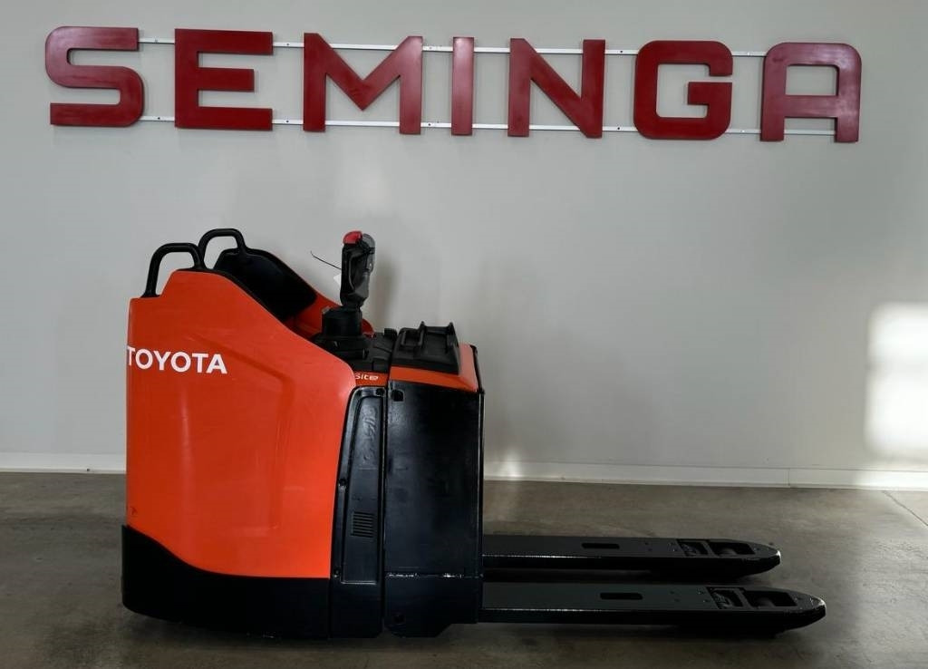 Toyota 10545 LPE200 - Rokas palešu ratiņi: foto 2 Toyota 10545 LPE200 - Rokas palešu ratiņi: foto 2