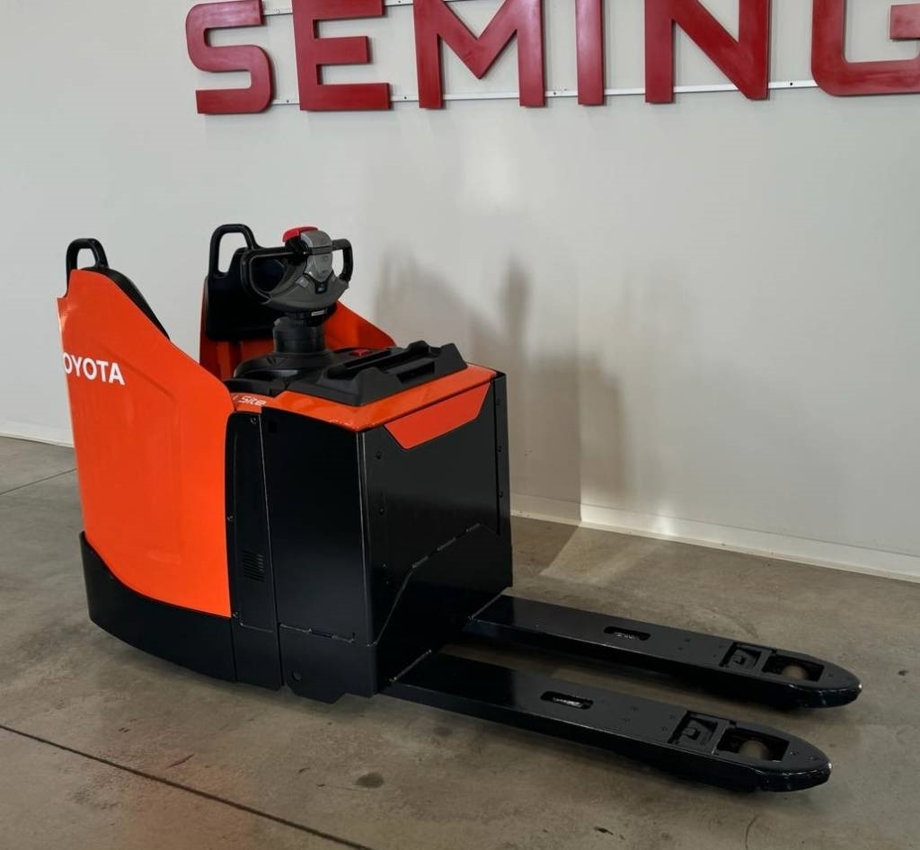 Toyota 10545 LPE200 - Rokas palešu ratiņi: foto 1 Toyota 10545 LPE200 - Rokas palešu ratiņi: foto 1