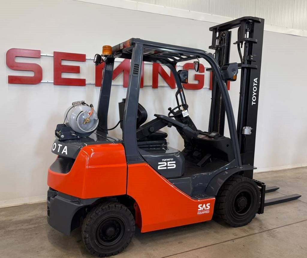 Toyota 10859 - 02-8FGF25 - Gāzes iekrāvējs: foto 3 Toyota 10859 - 02-8FGF25 - Gāzes iekrāvējs: foto 3