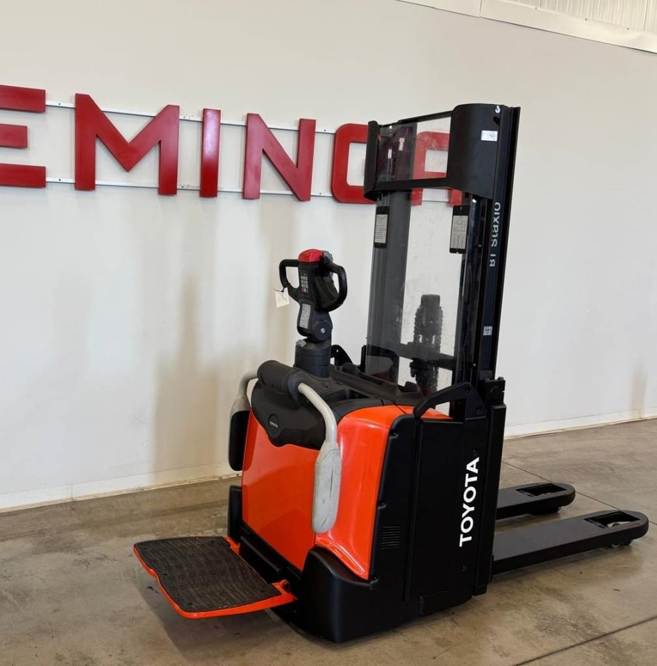 Toyota 10918 SPE120L - Krautņotājs: foto 5 Toyota 10918 SPE120L - Krautņotājs: foto 5