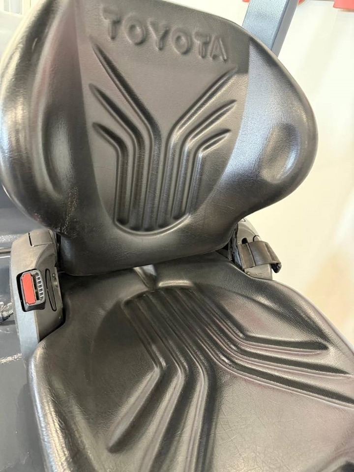 Toyota 10989 - 02-8FGF15 - Gāzes iekrāvējs: foto 5 Toyota 10989 - 02-8FGF15 - Gāzes iekrāvējs: foto 5