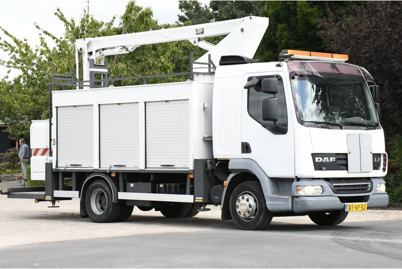 DAF LF 45.160 ARBEITSBUHNE/SKYWORKER/HOOGWERKER!!EURO4!! CUSTERS!! - Kravas automašīna: foto 4 DAF LF 45.160 ARBEITSBUHNE/SKYWORKER/HOOGWERKER!!EURO4!! CUSTERS!! - Kravas automašīna: foto 4
