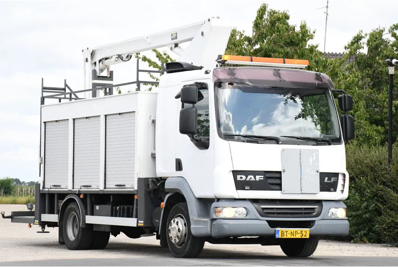 DAF LF 45.160 ARBEITSBUHNE/SKYWORKER/HOOGWERKER!!EURO4!! CUSTERS!! - Kravas automašīna: foto 2 DAF LF 45.160 ARBEITSBUHNE/SKYWORKER/HOOGWERKER!!EURO4!! CUSTERS!! - Kravas automašīna: foto 2