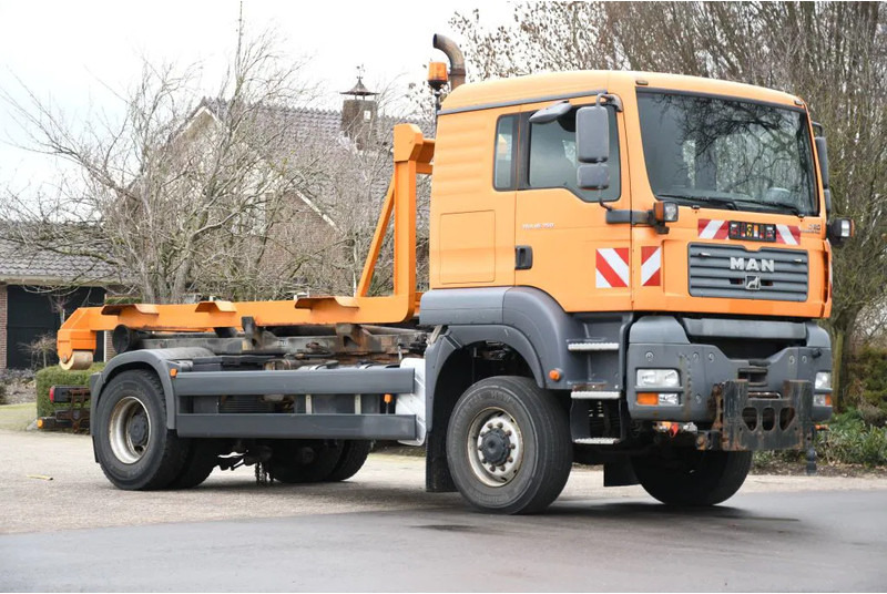 MAN TGA 18.350 4X4 BL HAAKARM/HOOKLIFT/ABROLLER!!KOMMUNAL!! - Pacēlājs ar āķi: foto 2 MAN TGA 18.350 4X4 BL HAAKARM/HOOKLIFT/ABROLLER!!KOMMUNAL!! - Pacēlājs ar āķi: foto 2