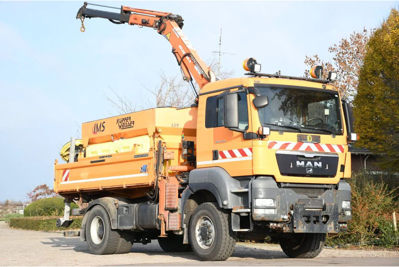 MAN TGS 18.320 4x4!! KRAN/!!!WINTERDIENST/DREISEITENKIPPER!!KOMMUNAL/KLIMA!! - Kravas automašīna pašizgāzējs, Kravas auto ar manipulatoru: foto 1 MAN TGS 18.320 4x4!! KRAN/!!!WINTERDIENST/DREISEITENKIPPER!!KOMMUNAL/KLIMA!! - Kravas automašīna pašizgāzējs, Kravas auto ar manipulatoru: foto 1