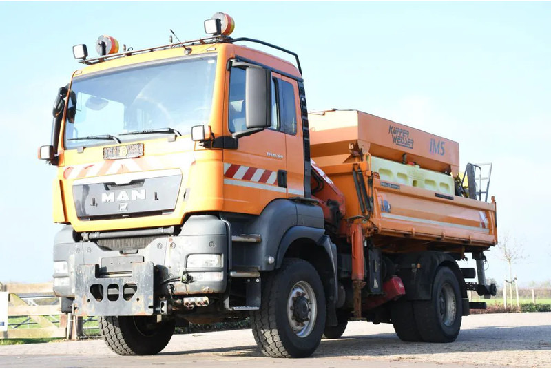 MAN TGS 18.320 4x4!! KRAN/!!!WINTERDIENST/DREISEITENKIPPER!!KOMMUNAL/KLIMA!! - Kravas automašīna pašizgāzējs, Kravas auto ar manipulatoru: foto 4 MAN TGS 18.320 4x4!! KRAN/!!!WINTERDIENST/DREISEITENKIPPER!!KOMMUNAL/KLIMA!! - Kravas automašīna pašizgāzējs, Kravas auto ar manipulatoru: foto 4
