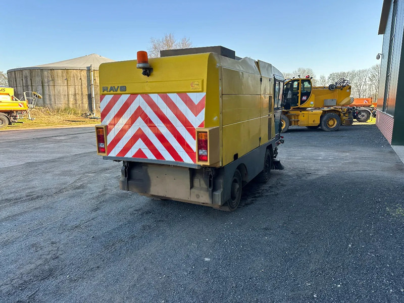 Ravo 530 VEEGMACHINE/SWEEPER!! - Ielu tīrīšanas mašīna: foto 4 Ravo 530 VEEGMACHINE/SWEEPER!! - Ielu tīrīšanas mašīna: foto 4
