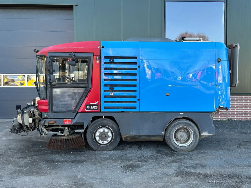 Ravo 580 VEEGMACHINE/SWEEPER!! - Ielu tīrīšanas mašīna: foto 2 Ravo 580 VEEGMACHINE/SWEEPER!! - Ielu tīrīšanas mašīna: foto 2