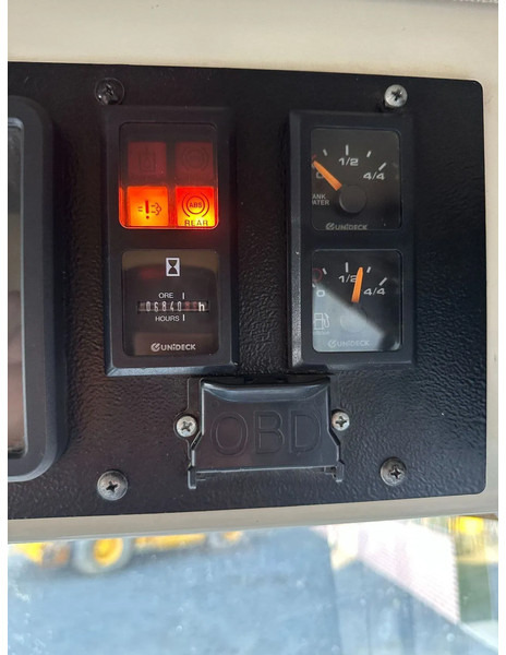 Ielu tīrīšanas mašīna Ravo 580 VEEGMACHINE/SWEEPER!!: foto 11 Ielu tīrīšanas mašīna Ravo 580 VEEGMACHINE/SWEEPER!!: foto 11