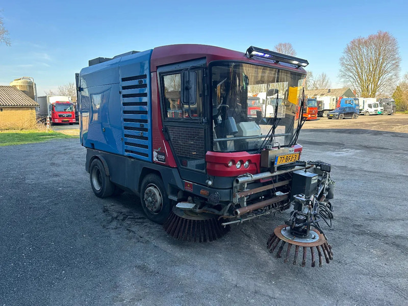Ielu tīrīšanas mašīna Ravo 580 VEEGMACHINE/SWEEPER!!: foto 6 Ielu tīrīšanas mašīna Ravo 580 VEEGMACHINE/SWEEPER!!: foto 6