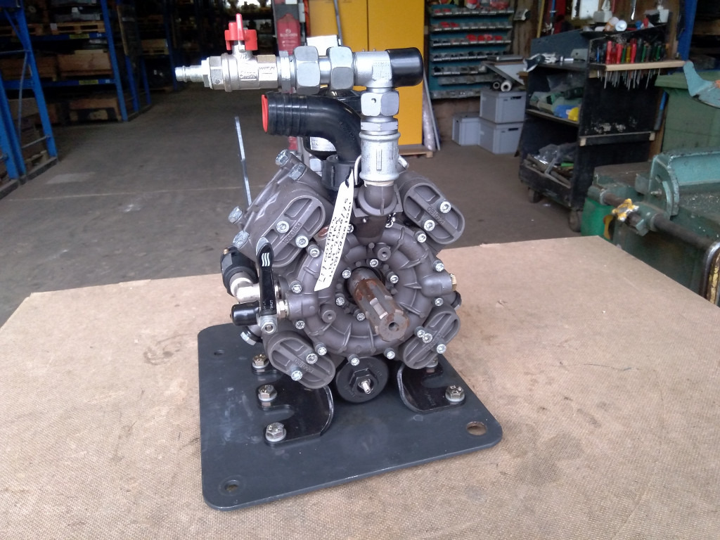 Bomag BM2000-75 - - Hidrauliskais sūknis - Celtniecības tehnika: foto 2 Bomag BM2000-75 - - Hidrauliskais sūknis - Celtniecības tehnika: foto 2