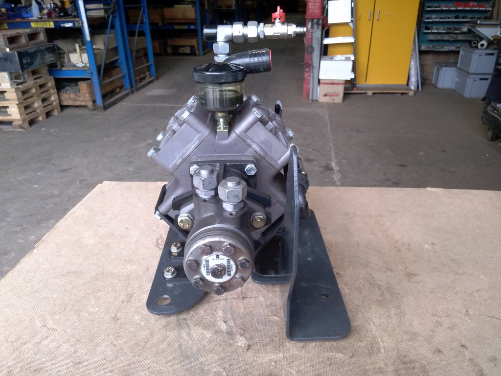 Bomag BM2000-75 - - Hidrauliskais sūknis - Celtniecības tehnika: foto 4 Bomag BM2000-75 - - Hidrauliskais sūknis - Celtniecības tehnika: foto 4