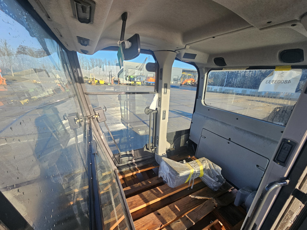 Jaunā Kabīne - Celtniecības tehnika Case 48003933: foto 6