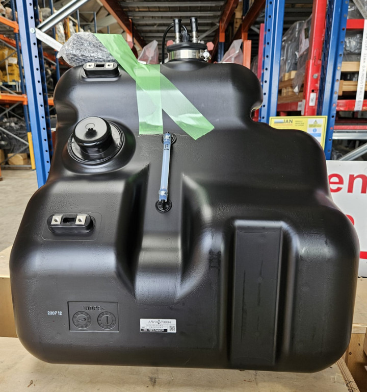 Case KNH14043 - Degvielas tvertne - Celtniecības tehnika: foto 1 Case KNH14043 - Degvielas tvertne - Celtniecības tehnika: foto 1