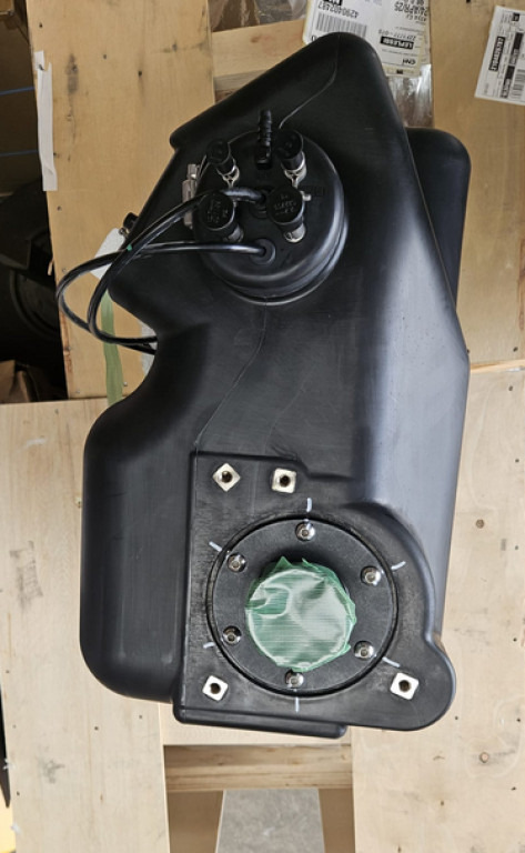 Case KRH21072 - Degvielas tvertne - Celtniecības tehnika: foto 3 Case KRH21072 - Degvielas tvertne - Celtniecības tehnika: foto 3