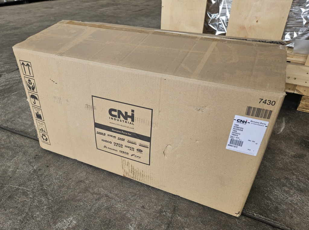 Case KRH21072 - Degvielas tvertne - Celtniecības tehnika: foto 4 Case KRH21072 - Degvielas tvertne - Celtniecības tehnika: foto 4