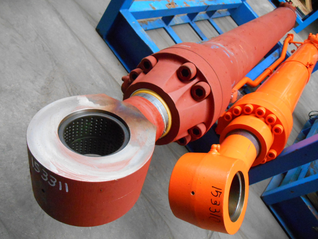 Case KUV0270 - Hidrauliskais cilindrs - Celtniecības tehnika: foto 1 Case KUV0270 - Hidrauliskais cilindrs - Celtniecības tehnika: foto 1