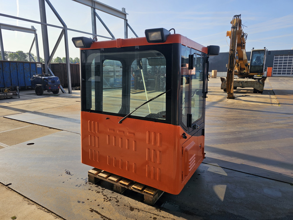 Doosan 220101-00071B - 220101-00071B - Kabīne - Celtniecības tehnika: foto 5 Doosan 220101-00071B - 220101-00071B - Kabīne - Celtniecības tehnika: foto 5