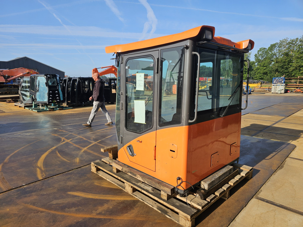 Doosan 220101-00229T - 220101-00229U - Kabīne - Celtniecības tehnika: foto 5 Doosan 220101-00229T - 220101-00229U - Kabīne - Celtniecības tehnika: foto 5