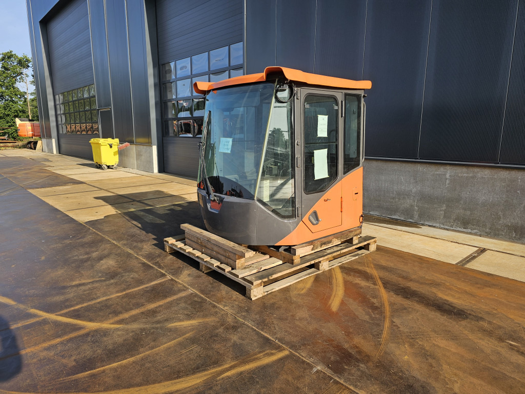 Doosan 220101-00229T - 220101-00229X - Kabīne - Celtniecības tehnika: foto 1 Doosan 220101-00229T - 220101-00229X - Kabīne - Celtniecības tehnika: foto 1