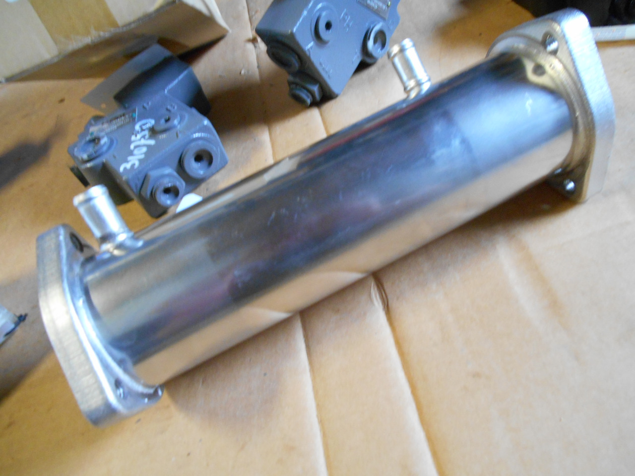 Hitachi 8980281121 - EGR dzesētājs - Lauksaimniecības tehnika: foto 5 Hitachi 8980281121 - EGR dzesētājs - Lauksaimniecības tehnika: foto 5