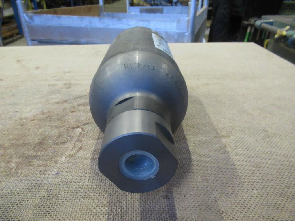 Hitachi MB300-1000-90/TY/Z - - Akumulators - Celtniecības tehnika: foto 3 Hitachi MB300-1000-90/TY/Z - - Akumulators - Celtniecības tehnika: foto 3
