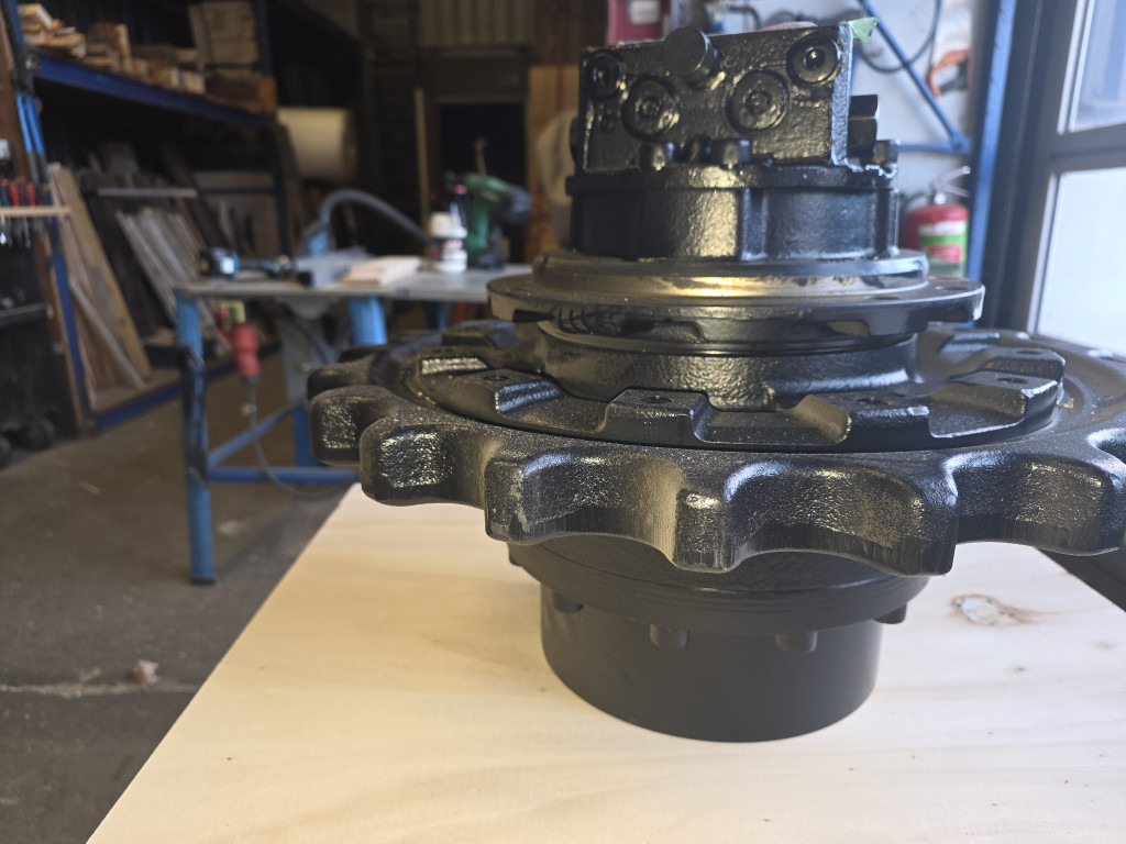 Hitachi YD60000921 - Sānpārvads - Celtniecības tehnika: foto 3 Hitachi YD60000921 - Sānpārvads - Celtniecības tehnika: foto 3