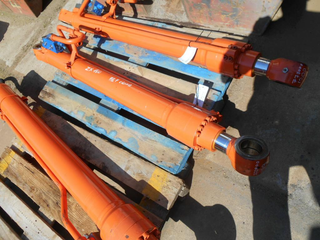 Hitachi ZX160LC - - Hidrauliskais cilindrs - Celtniecības tehnika: foto 2 Hitachi ZX160LC - - Hidrauliskais cilindrs - Celtniecības tehnika: foto 2