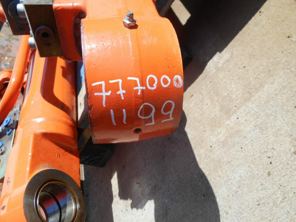 Hitachi ZX160LC - - Hidrauliskais cilindrs - Celtniecības tehnika: foto 3 Hitachi ZX160LC - - Hidrauliskais cilindrs - Celtniecības tehnika: foto 3
