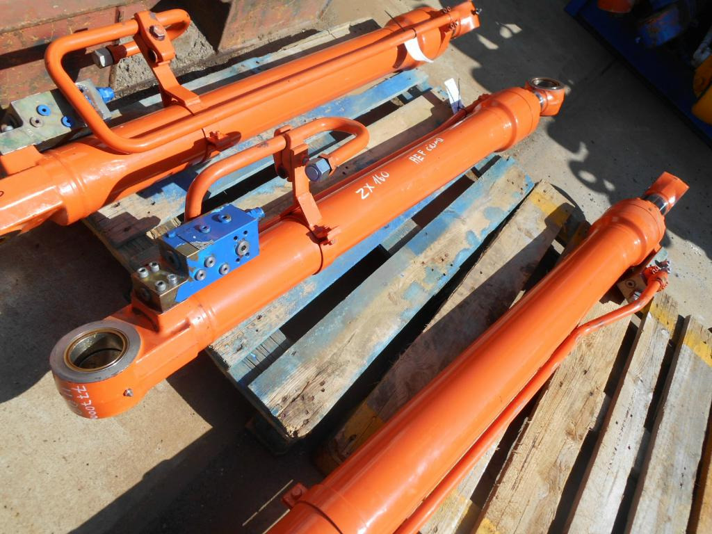Hitachi ZX160LC - - Hidrauliskais cilindrs - Celtniecības tehnika: foto 1 Hitachi ZX160LC - - Hidrauliskais cilindrs - Celtniecības tehnika: foto 1