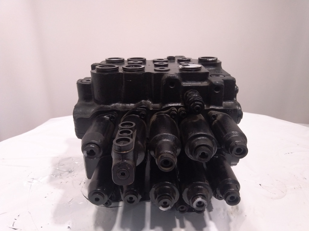 Kobelco YN30V00089F2 - Hidrauliskais vārsts - Celtniecības tehnika: foto 3 Kobelco YN30V00089F2 - Hidrauliskais vārsts - Celtniecības tehnika: foto 3