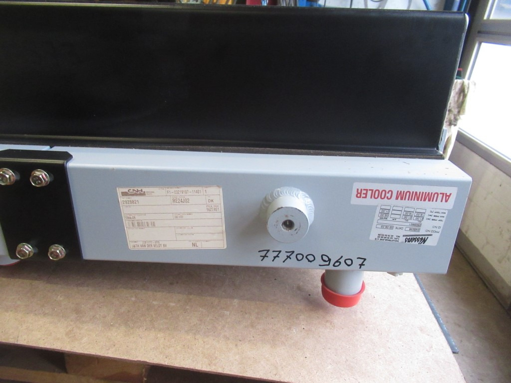 New Holland 2928821 - Dzesēšanas sistēma - Lauksaimniecības tehnika: foto 3 New Holland 2928821 - Dzesēšanas sistēma - Lauksaimniecības tehnika: foto 3