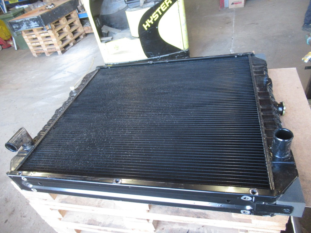 New Holland 4373720 - Radiators - Celtniecības tehnika: foto 1 New Holland 4373720 - Radiators - Celtniecības tehnika: foto 1