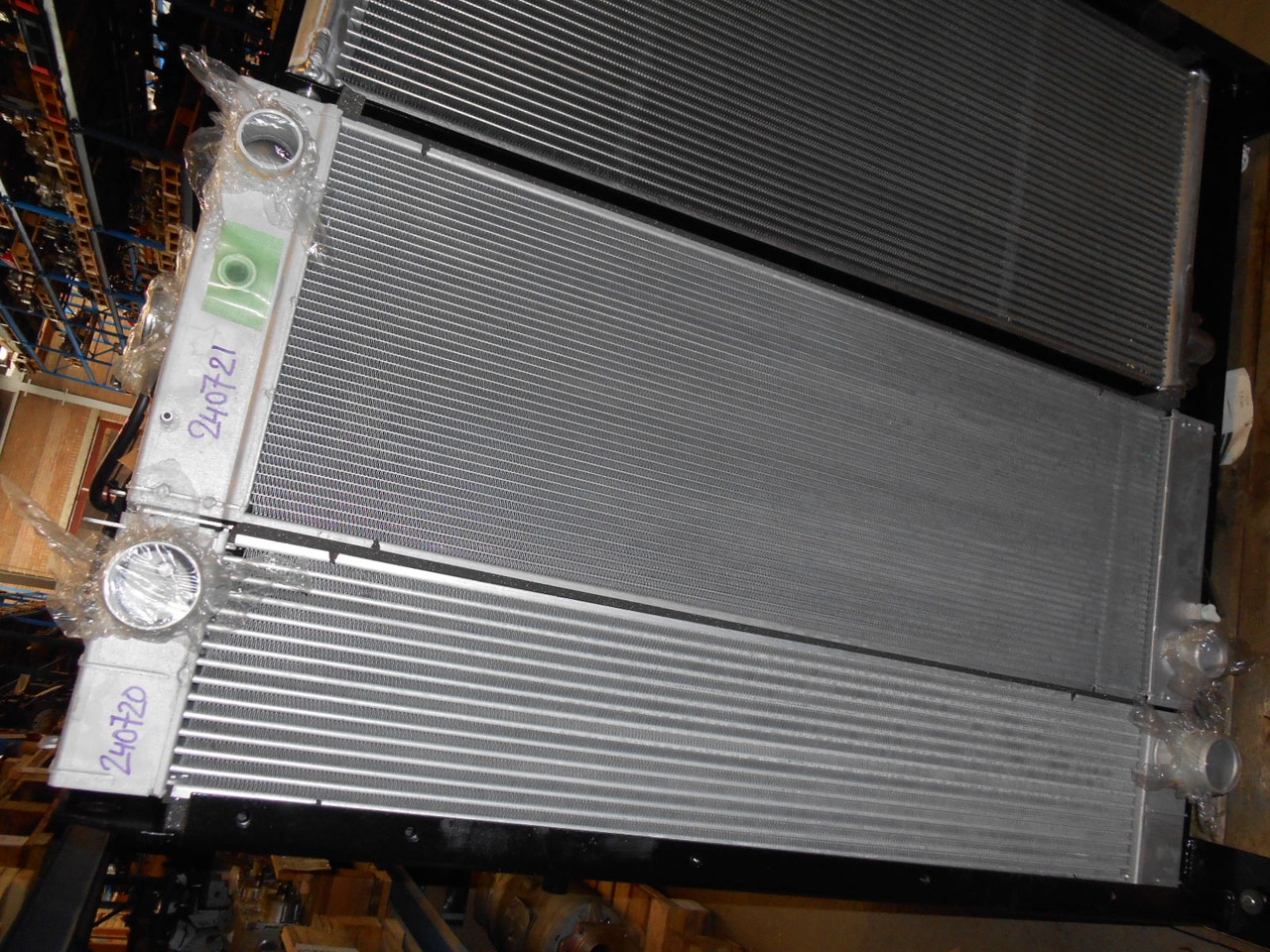 New Holland LC05P00043S001 - Radiators - Celtniecības tehnika: foto 1 New Holland LC05P00043S001 - Radiators - Celtniecības tehnika: foto 1