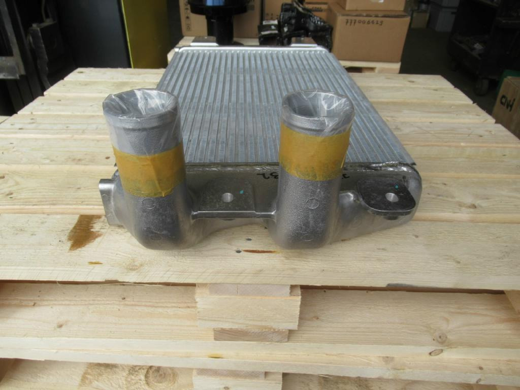 New Holland YM05P00009S003 - 72211202 - Interkūlers - Lauksaimniecības tehnika: foto 2 New Holland YM05P00009S003 - 72211202 - Interkūlers - Lauksaimniecības tehnika: foto 2