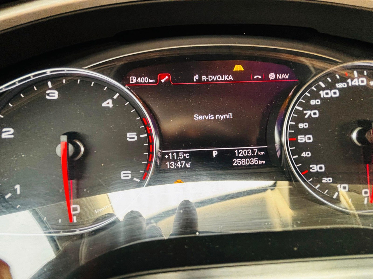 Sedans Audi A8 4.2 TDI quattro: foto 9