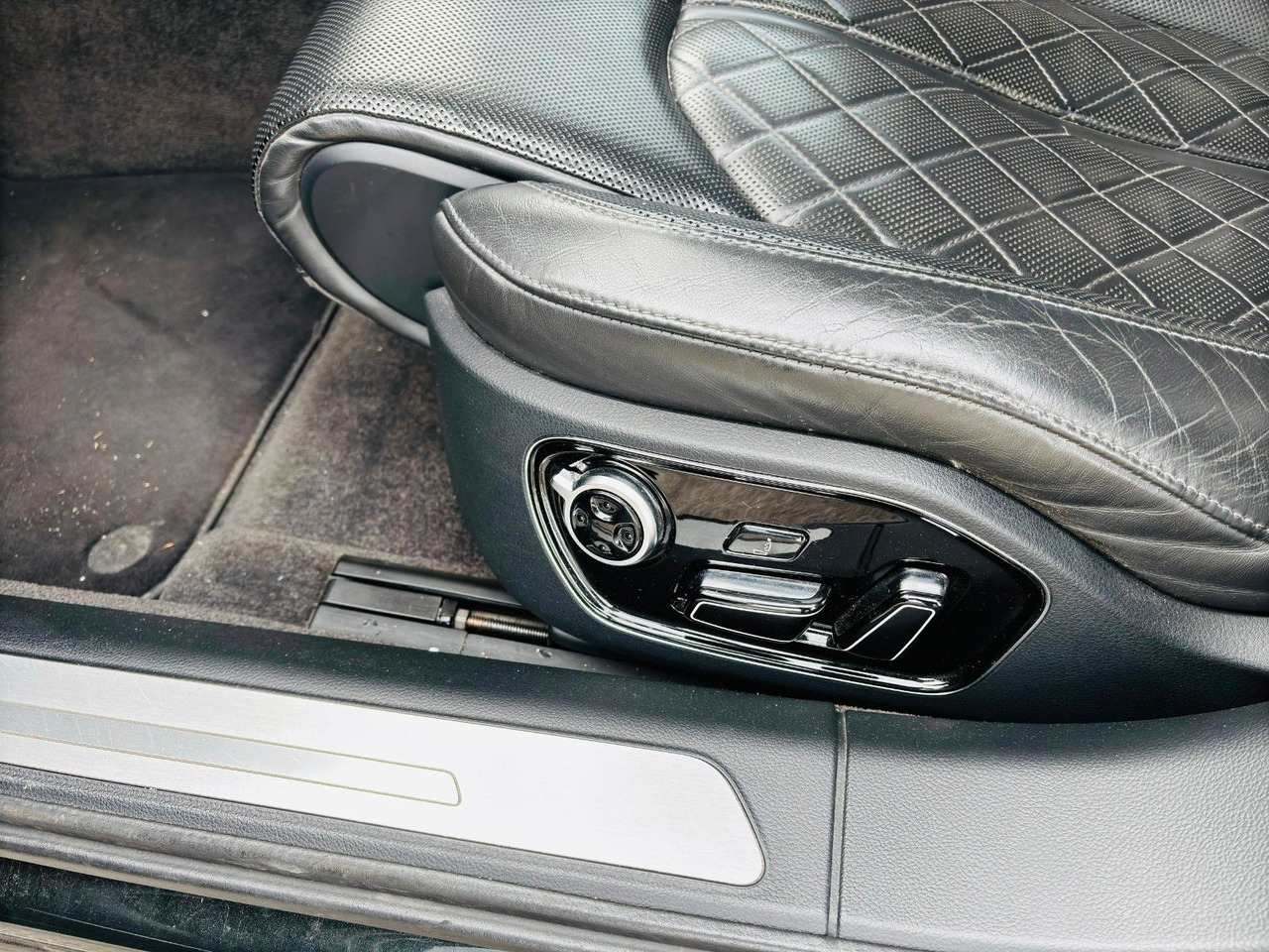 Sedans Audi A8 4.2 TDI quattro: foto 18