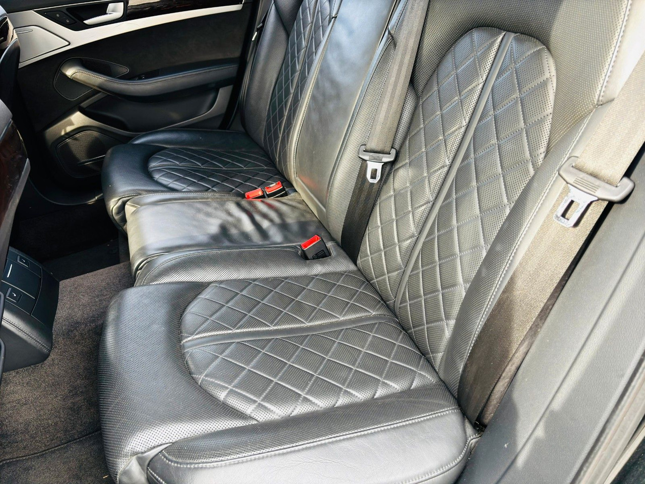 Sedans Audi A8 4.2 TDI quattro: foto 11