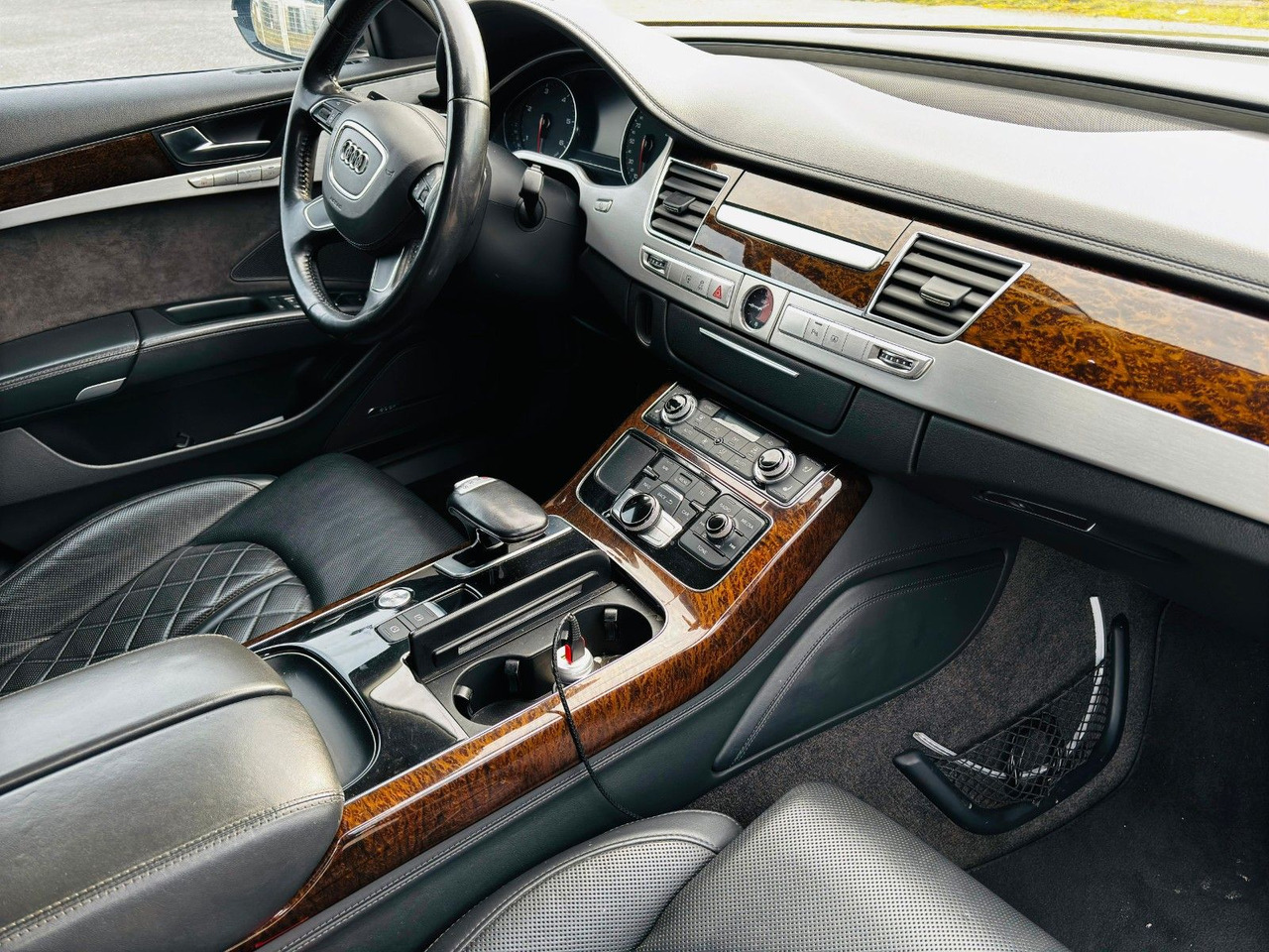 Sedans Audi A8 4.2 TDI quattro: foto 13