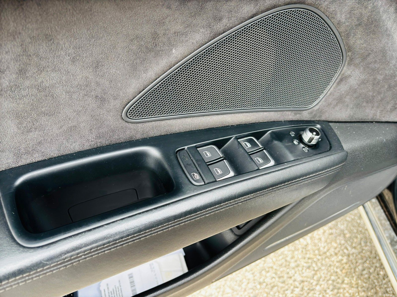 Sedans Audi A8 4.2 TDI quattro: foto 17