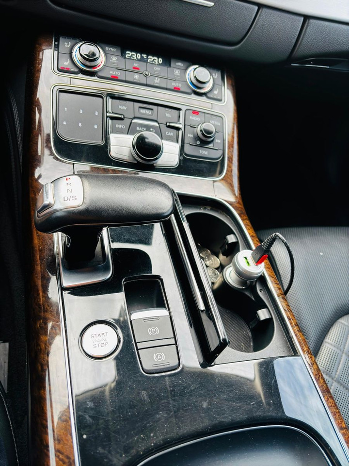 Sedans Audi A8 4.2 TDI quattro: foto 20