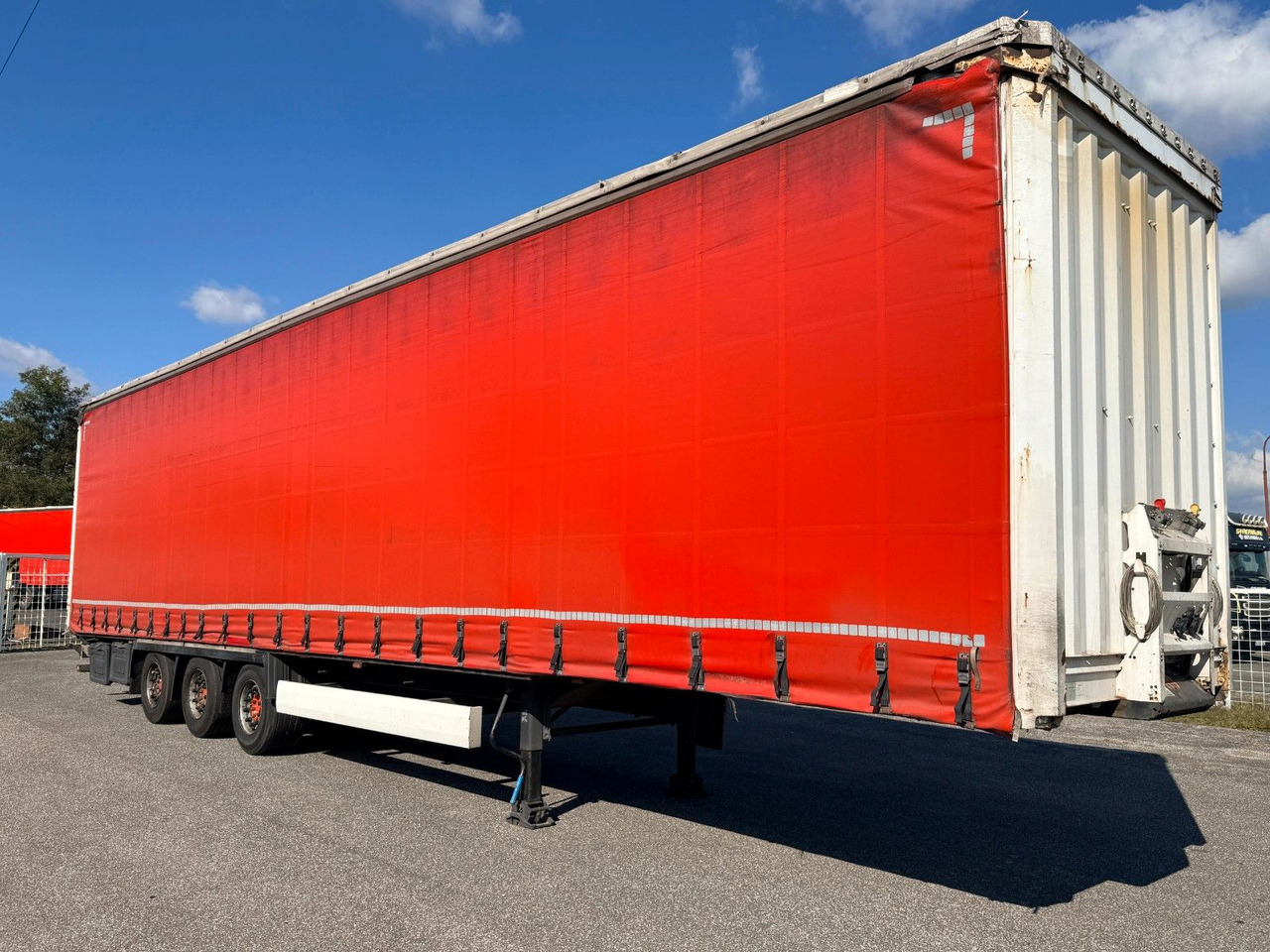 Krone SD - Tenta puspiekabe: foto 3 Krone SD - Tenta puspiekabe: foto 3