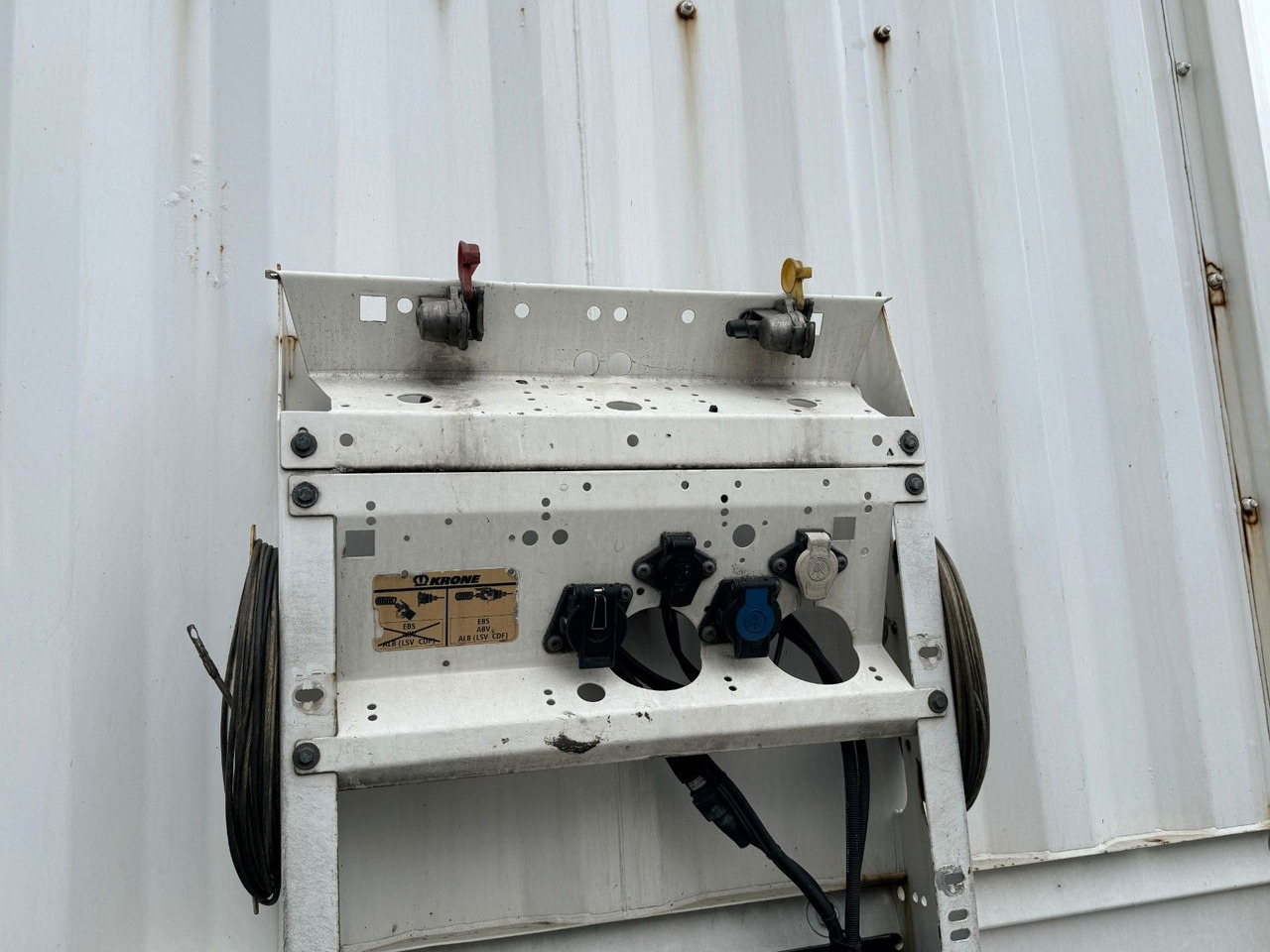 Krone SD - Tenta puspiekabe: foto 2 Krone SD - Tenta puspiekabe: foto 2