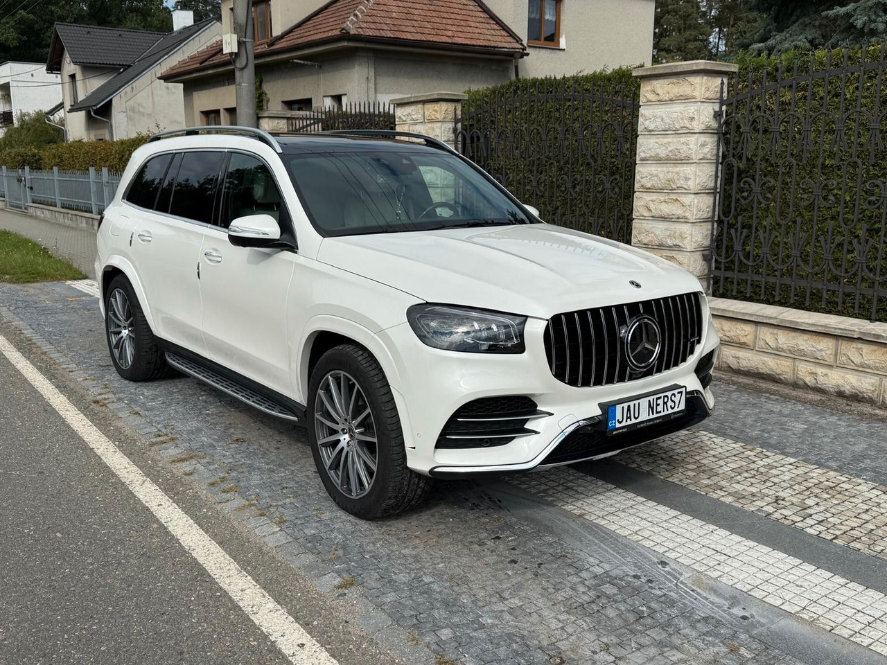 Mercedes-Benz GLS 400 d 4Matic - SUV: foto 2 Mercedes-Benz GLS 400 d 4Matic - SUV: foto 2